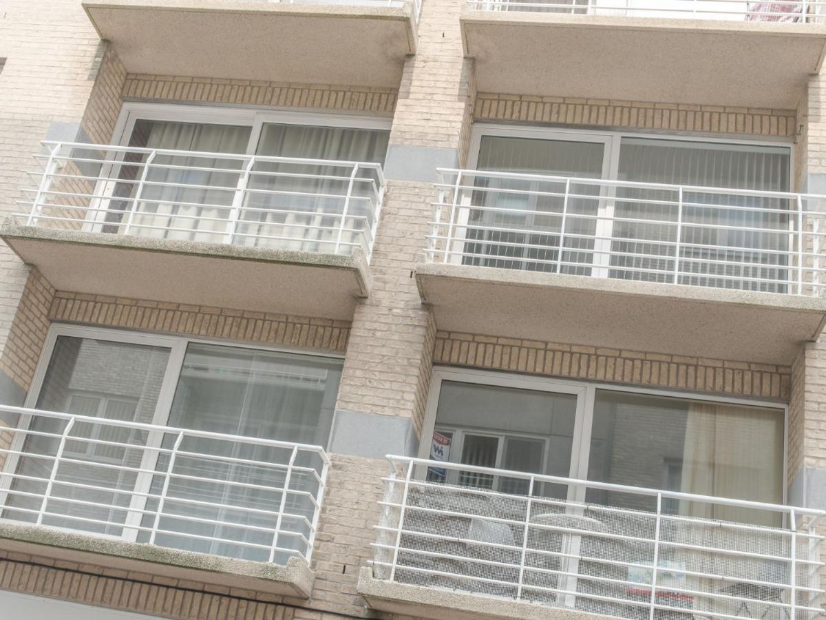 Apartment Strandhuis Bredene Buitenkant foto